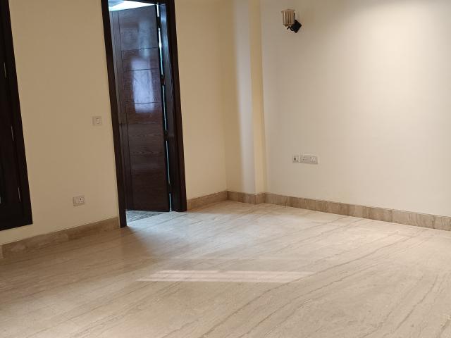 Resale | 4 BHK + Pooja Room,Servant Room,Study Room,Extra Room 501 Sq.Yd. Independent House in Maharani Bagh