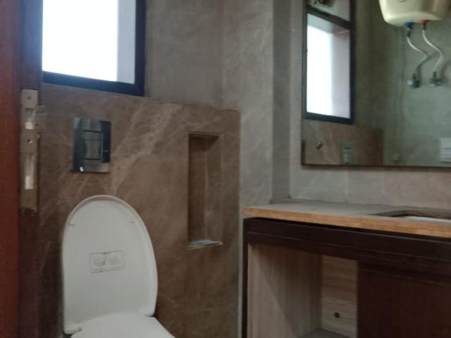 Resale | 4 BHK + Pooja Room,Servant Room,Study Room,Extra Room 505 Sq.Yd. Independent House in New Friends Colony