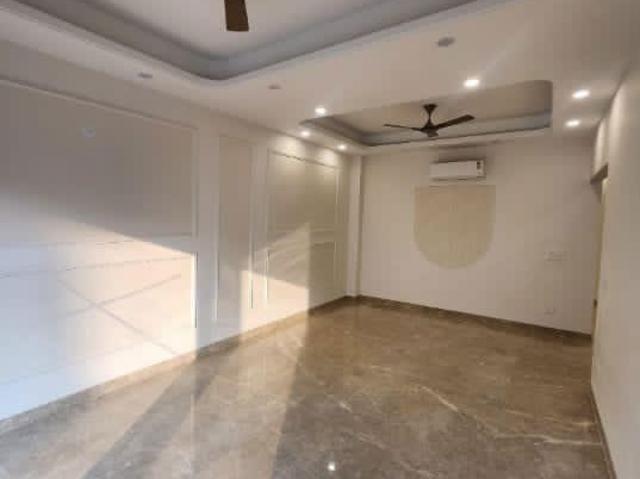Resale | 4 BHK + Pooja Room,Servant Room,Study Room,Extra Room 600 Sq.Yd. Villa in Vasant Vihar