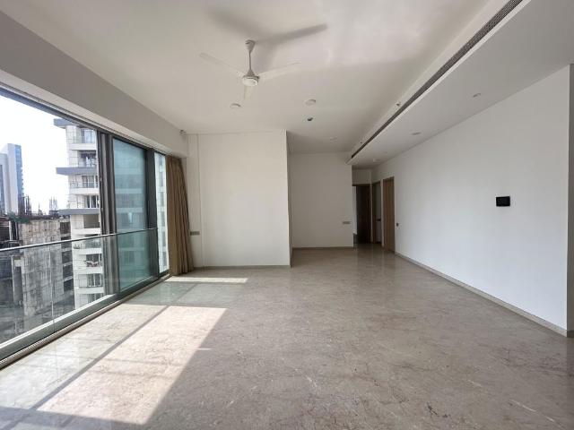 Resale | 4 BHK + Pooja Room,Servant Room,Store Room 1753 Sq.Ft. Apartment in Rustomjee Crown