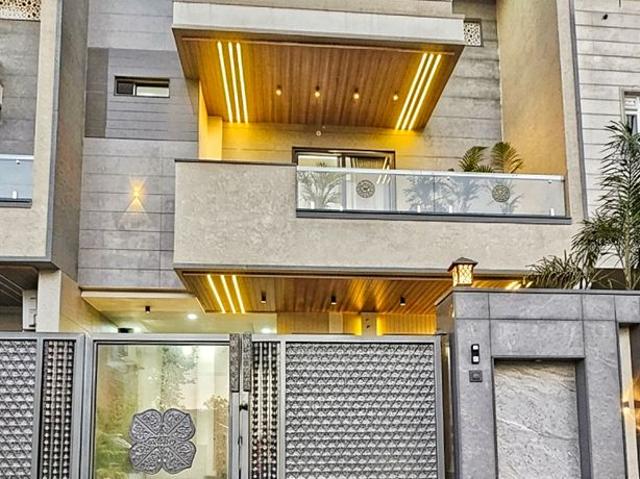 Resale | 4 BHK + Pooja Room,Study Room,Extra Room 208 Sq.Yd. Independent House in Vaishali Nagar