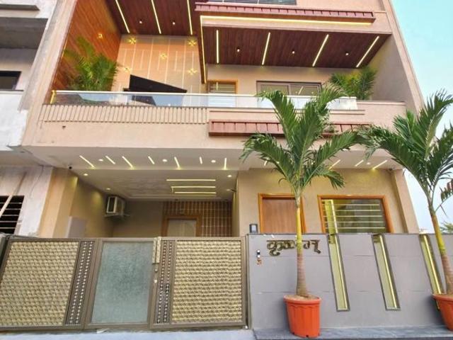 Resale | 4 BHK + Pooja Room,Study Room,Extra Room 3600 Sq.Ft. Villa in Narayan Vihar