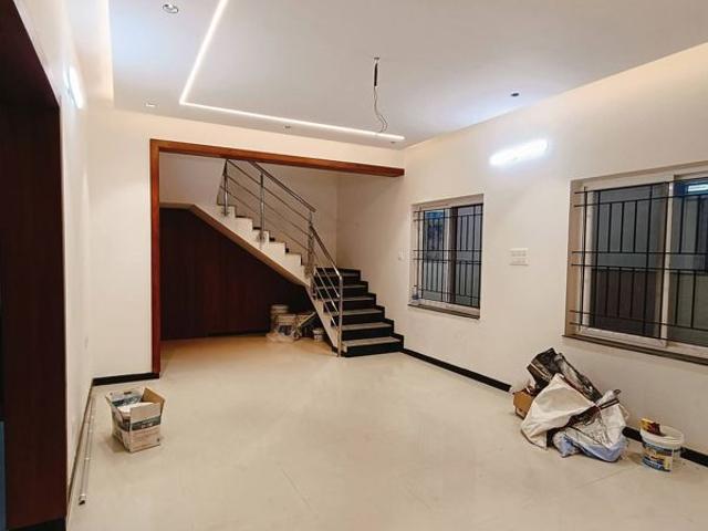 Resale | 4 BHK + Pooja Room,Study Room,Extra Room,Basement,Store Room 1200 Sq.Ft. Villa in High Grounds