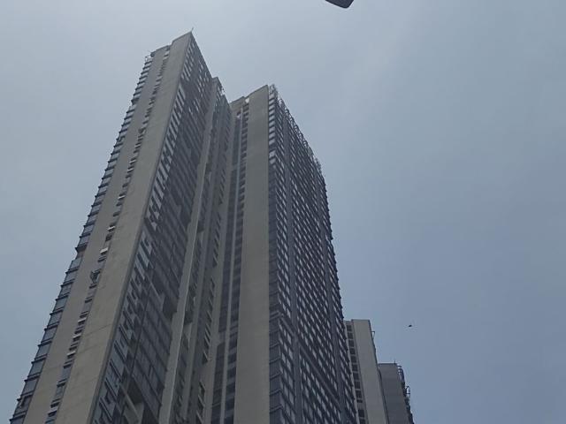 Resale | 4 BHK + Pooja Room,Study Room,Store Room 1586 Sq.Ft. Apartment in Rustomjee Crown
