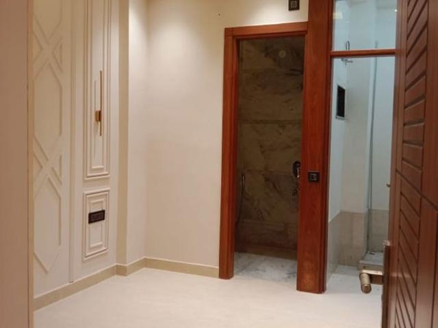 Resale | 4 BHK + Pooja Room,Study Room 1830 Sq.Ft. Apartment in Apex The Kremlin