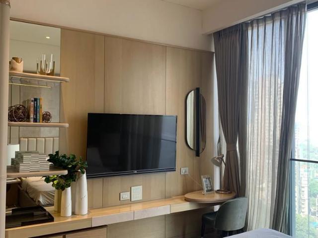 Resale | 4 BHK + Pooja Room,Study Room 2160 Sq.Ft. Apartment in Rustomjee Crown