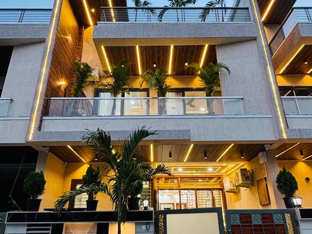 Resale | 4 BHK + Pooja Room,Study Room 3500 Sq.Ft. Villa in Lalarpura