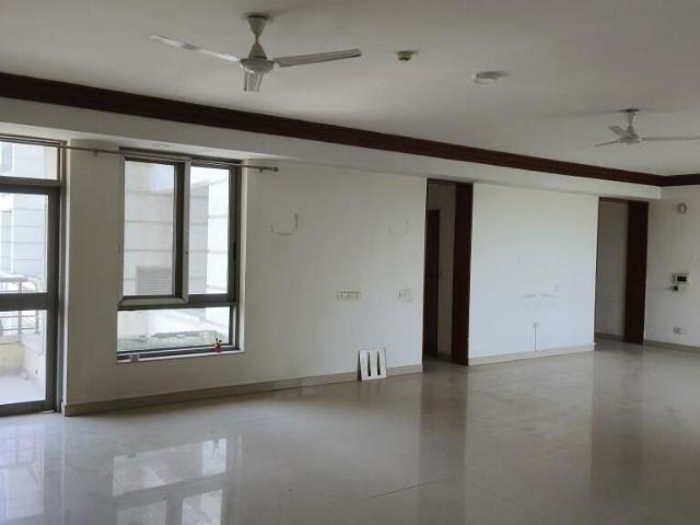 Resale | 4 BHK + Pooja Room,Study Room 3639 Sq.Ft. Apartment in Jaypee Imperial Court