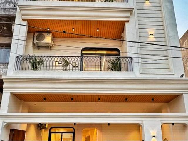Resale | 4 BHK + Pooja Room,Study Room 4000 Sq.Ft. Villa in Manyawas
