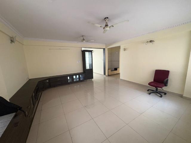 Resale | 4 BHK + Prayer Room 2098 Sq.Ft. Apartment in Kalpataru Lake View