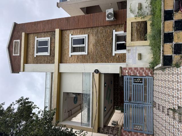 Resale | 4 BHK + Prayer Room 200 Sq.Yd. Villa in Yapral