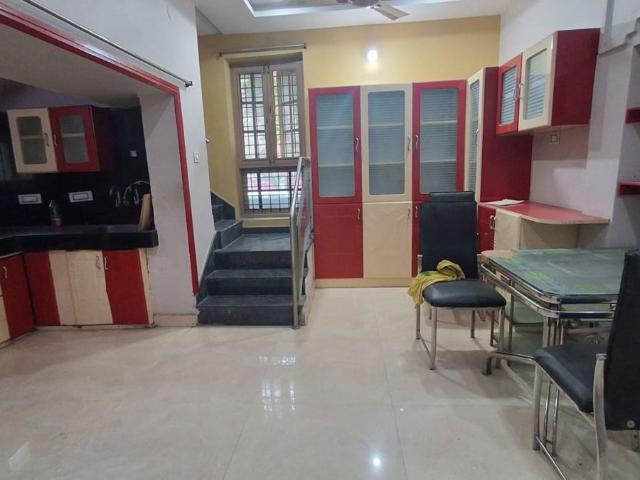 Resale | 4 BHK + Prayer Room 2500 Sq.Ft. Villa in Saket