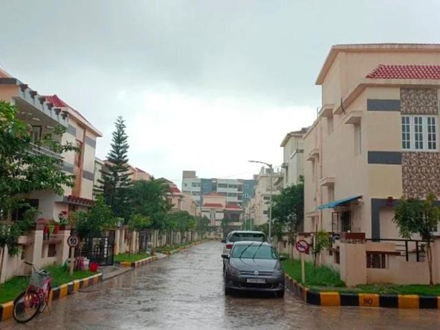 Resale | 4 BHK + Prayer Room 2690 Sq.Ft. Villa in SRR Ridge