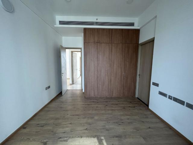 Resale | 4 BHK + Prayer Room,Servant Room,Store Room 2158 Sq.Ft. Apartment in Rustomjee Crown