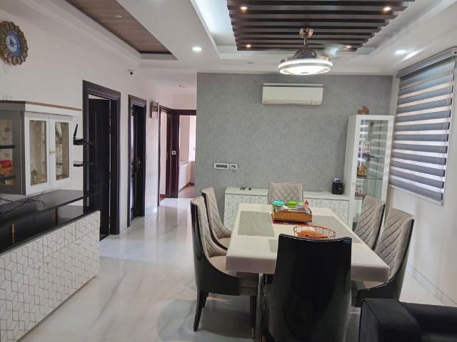Resale | 4 BHK + Prayer Room,Servant Room,Study Room 2930 Sq.Ft. Apartment in Conscient Heritage Max