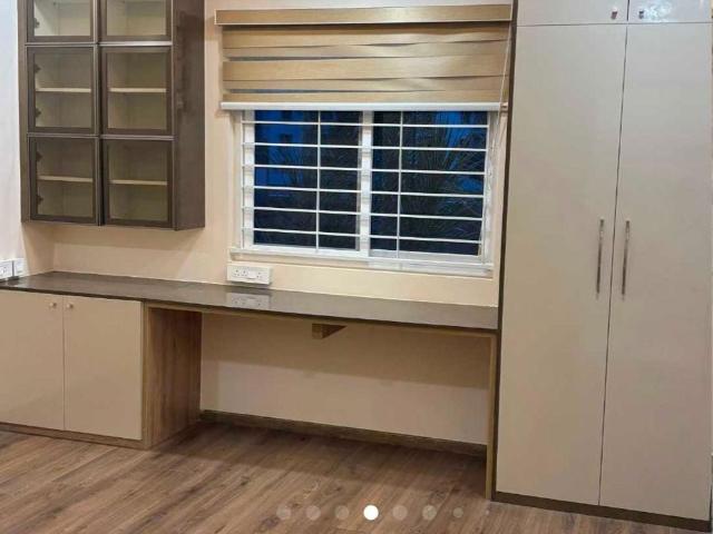 Resale | 4 BHK + Prayer Room,Servant Room,Study Room 7590 Sq.Ft. Villa in Vertex Kingston Park