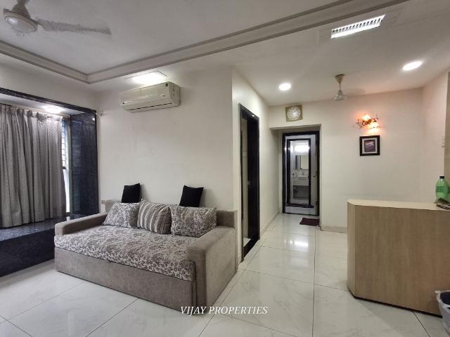 Resale | 4 BHK + Prayer Room,Servant Room,Study Room,Extra Room,Basement,Store Room 1200 Sq.Ft. Apartment in Oberoi Realty Park View