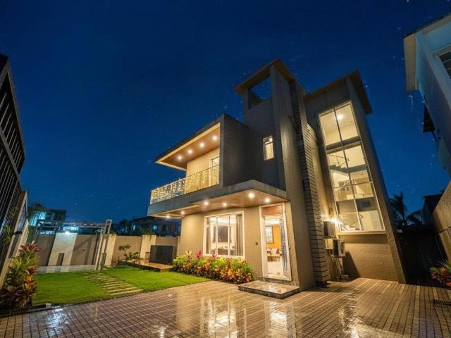 Resale | 4 BHK + Prayer Room,Servant Room,Study Room,Extra Room,Basement,Store Room 5350 Sq.Ft. Villa in Tungarli