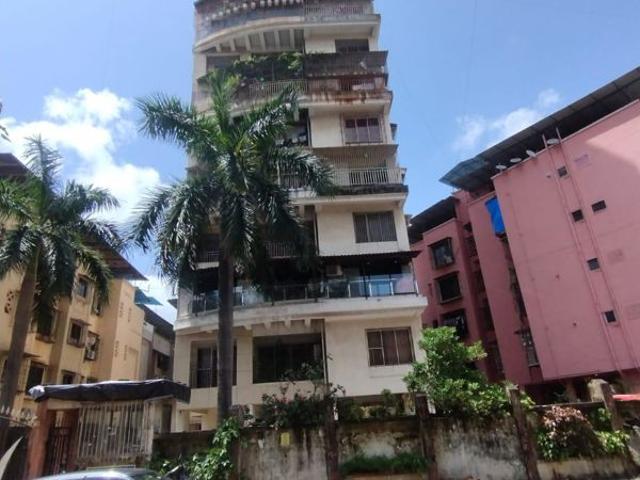 Resale | 4 BHK + Prayer Room,Servant Room,Study Room,Extra Room,Store Room 2500 Sq.Ft. Apartment in Harshi Heritage