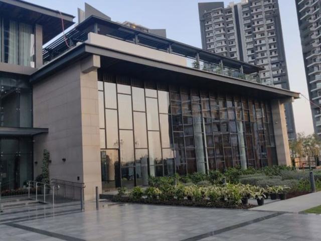 Resale | 4 BHK + Prayer Room,Servant Room,Study Room,Extra Room,Store Room 2720 Sq.Ft. Apartment in Godrej Meridien