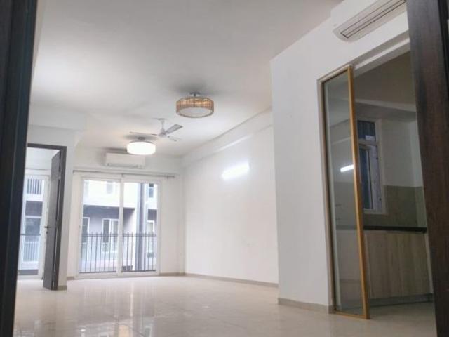 Resale | 4 BHK + Prayer Room,Servant Room,Study Room,Extra Room,Store Room 6837 Sq.Ft. Apartment in Ambience Caitriona