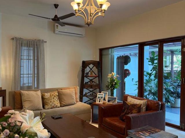 Resale | 4 BHK + Prayer Room,Servant Room,Study Room,Extra Room,Store Room 8000 Sq.Ft. Independent House in Sadashiva Nagar