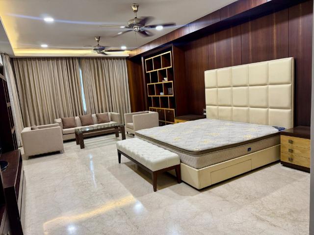 Resale | 4 BHK + Prayer Room,Servant Room,Study Room,Store Room 4238 Sq.Ft. Apartment in Sector 70