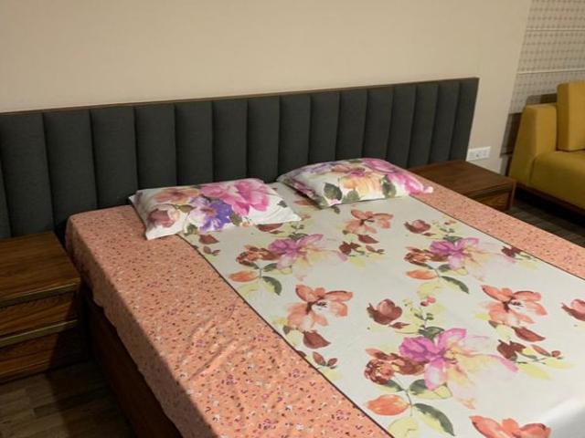 Resale | 4 BHK + Prayer Room,Servant Room,Study Room,Store Room 4252 Sq.Ft. Apartment in Sector 70