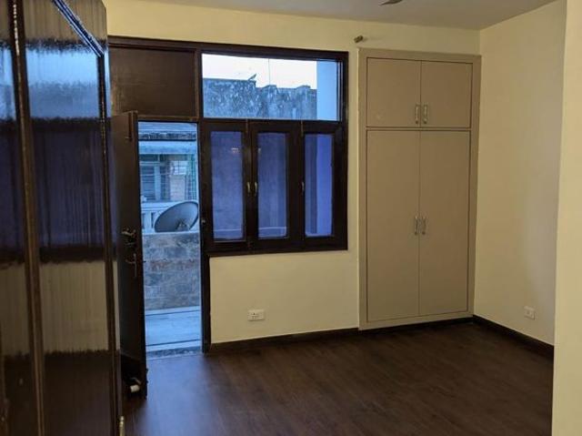 Resale | 4 BHK + Prayer Room,Servant Room,Study Room,Store Room 4271 Sq.Ft. Apartment in Sector 70