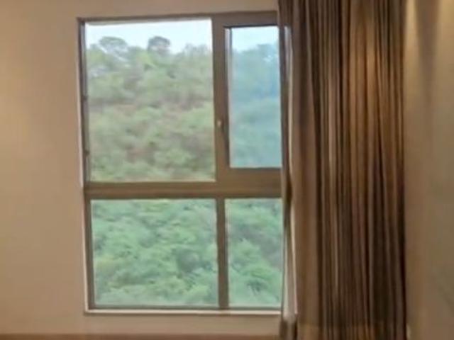 Resale | 4 BHK + Prayer Room,Study Room 1600 Sq.Ft. Apartment in Hiranandani Castle Rock