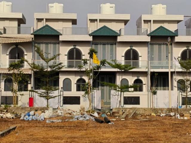 Resale | 4 BHK + Prayer Room,Study Room,Extra Room,Store Room 119 Sq.Ft. Villa in The Riyasat Sankalp