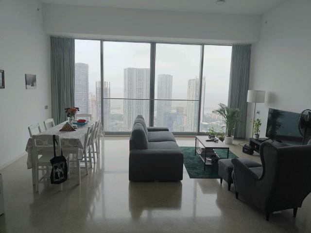 Resale | 4 BHK + Prayer Room,Study Room,Store Room 2500 Sq.Ft. Apartment in Rustomjee Crown