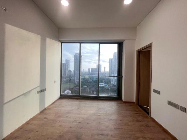 Resale | 4 BHK + Prayer Room,Study Room,Store Room 2560 Sq.Ft. Apartment in Rustomjee Crown