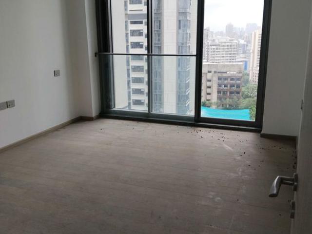 Resale | 4 BHK + Prayer Room,Study Room,Store Room 2132 Sq.Ft. Apartment in Rustomjee Crown