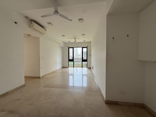 Resale | 4 BHK + Prayer Room,Study Room,Store Room 2158 Sq.Ft. Apartment in Rustomjee Crown