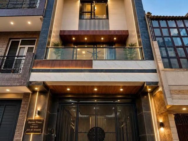 Resale | 4 BHK + Prayer Room,Store Room 452 Sq.Ft. Independent House in Uttam Nagar