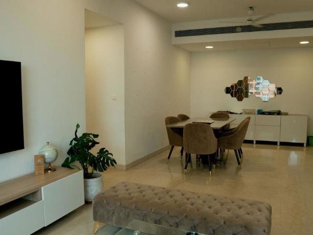 Resale | 4 BHK + Prayer Room,Store Room 1500 Sq.Ft. Apartment in Lodha The Park