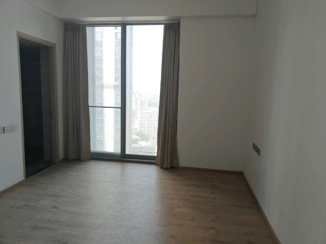 Resale | 4 BHK + Prayer Room,Store Room 2550 Sq.Ft. Apartment in Rustomjee Crown