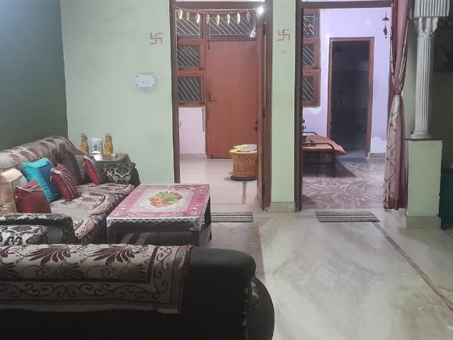 Resale | 5 BHK 1000 Sq.Ft. Villa in RWA Apartments Sector 41
