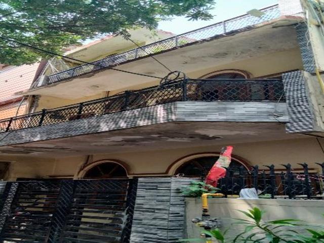 Resale | 5 BHK + 100 Sq.Yd. Villa in Sector 41