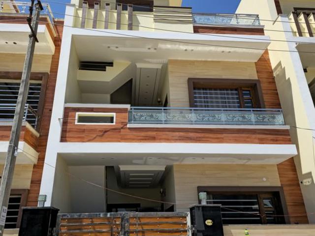 Resale | 5 BHK 1125 Sq.Ft. Villa in Sunny Enclave