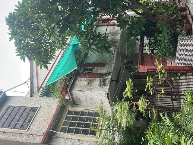 Resale | 5 BHK + 162 Sq.Mt. Independent House in Sector 31
