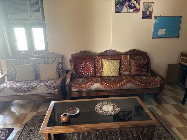 Resale | 5 BHK + 162 Sq.Ft. Villa in Sector 56