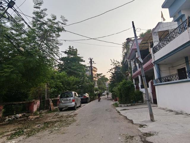 Resale | 5 BHK 1840 Sq.Ft. Independent House in Vipul Khand