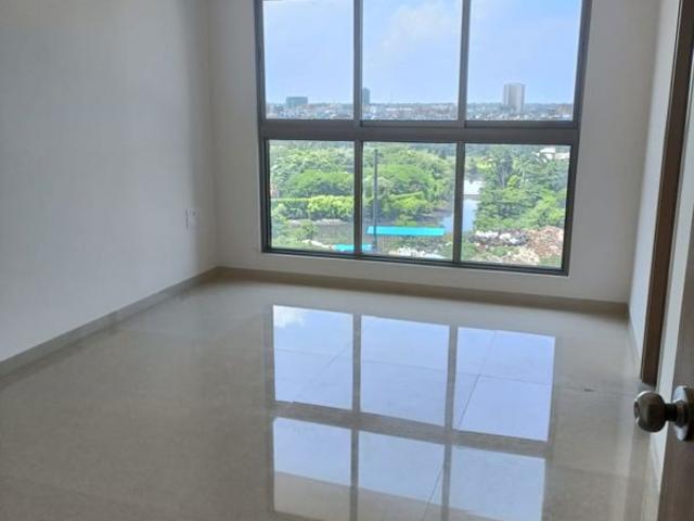Resale | 5 BHK 1800 Sq.Ft. Apartment in Raj Infinia