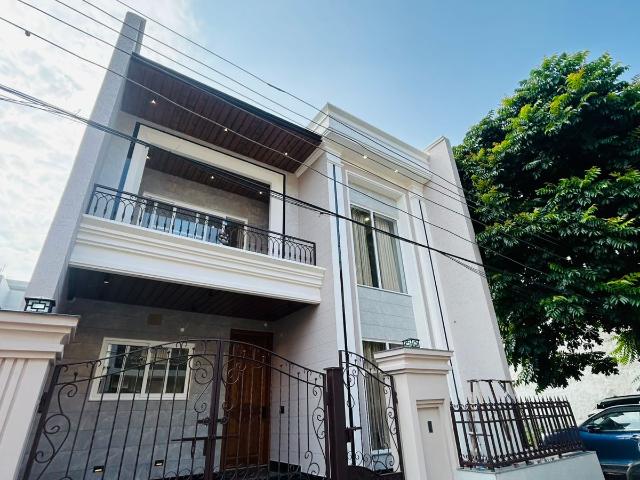 Resale | 5 BHK 180 Sq.Yd. Independent House in Sunny Enclave
