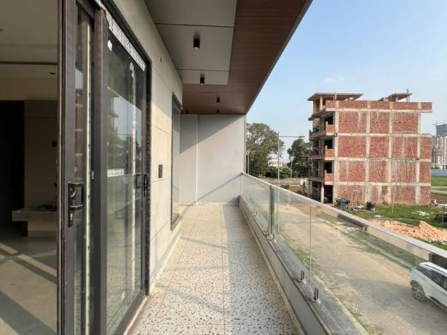 Resale | 5 BHK + 194 Sq.Yd. Independent House in Wave City