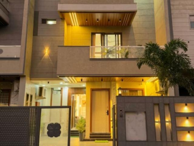 Resale | 5 BHK + 208 Sq.Yd. Villa in Lalarpura
