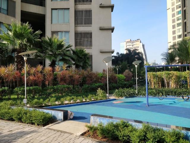 Resale | 5 BHK + 2000 Sq.Ft. Apartment in Oberoi Springs