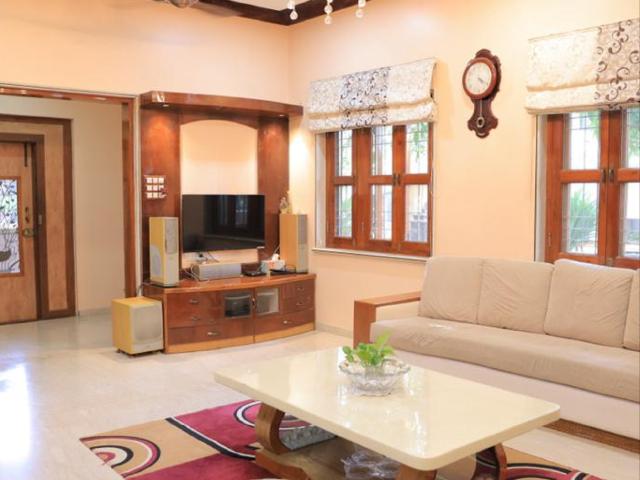 Resale | 5 BHK 2000 Sq.Ft. Independent House in CBD Belapur Sector 8